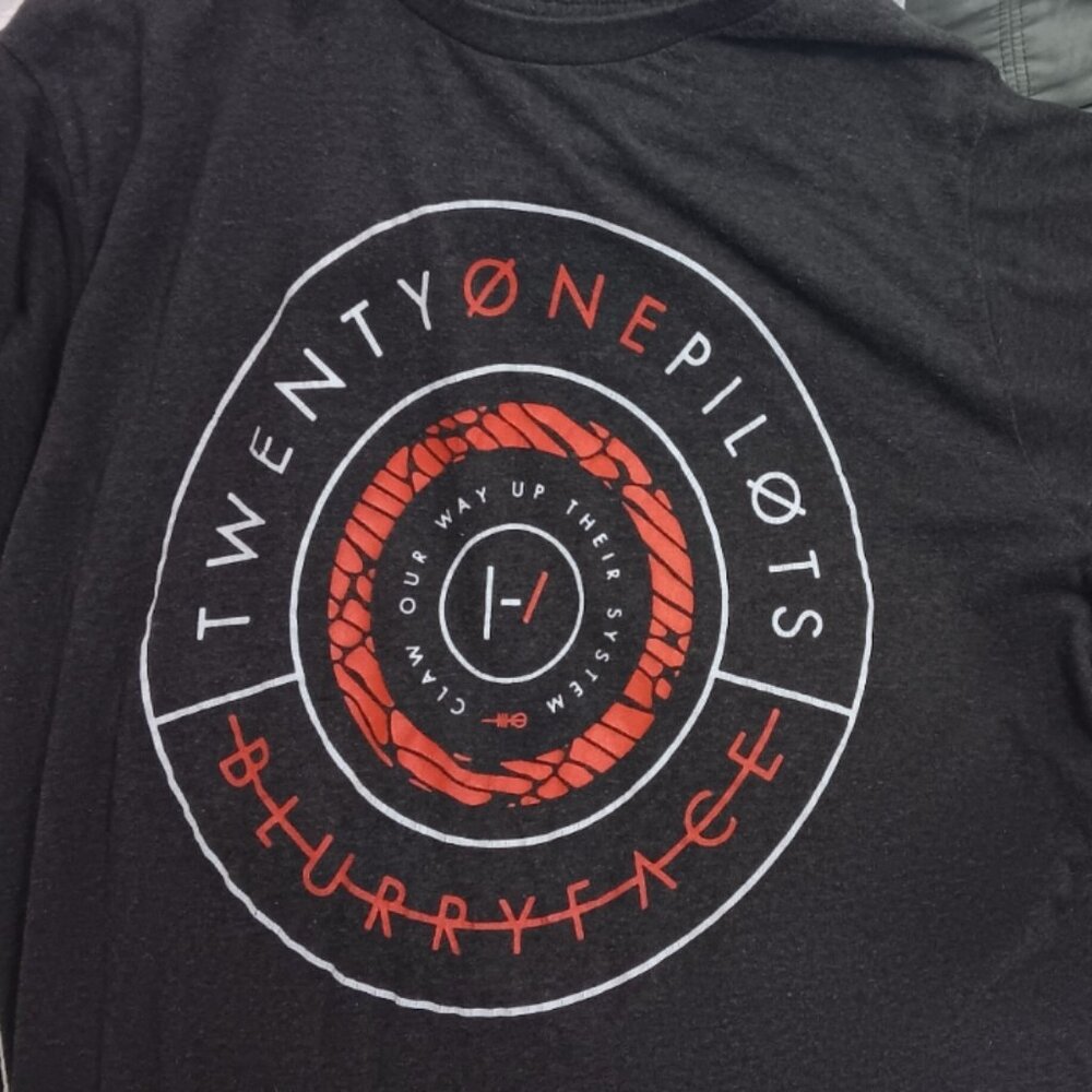 21 Pilots BlurryFace Claw Our Way Up, T-Shirt (L or XL) Men's or Women's